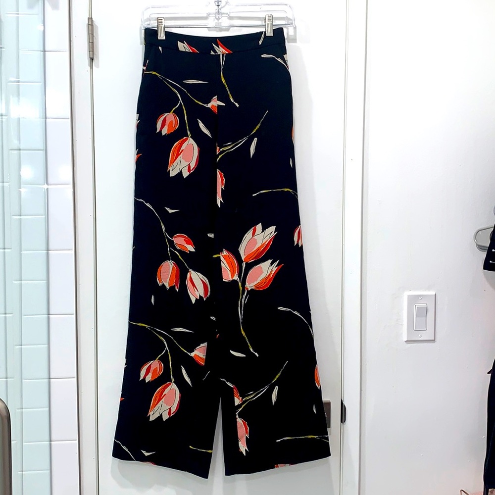 Sold ZARA Tulip Pants Size XS Small